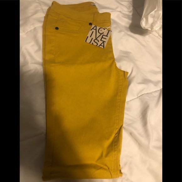NWT - Mustard Color Women’s Skinny Jeggings - Picture 1 of 9